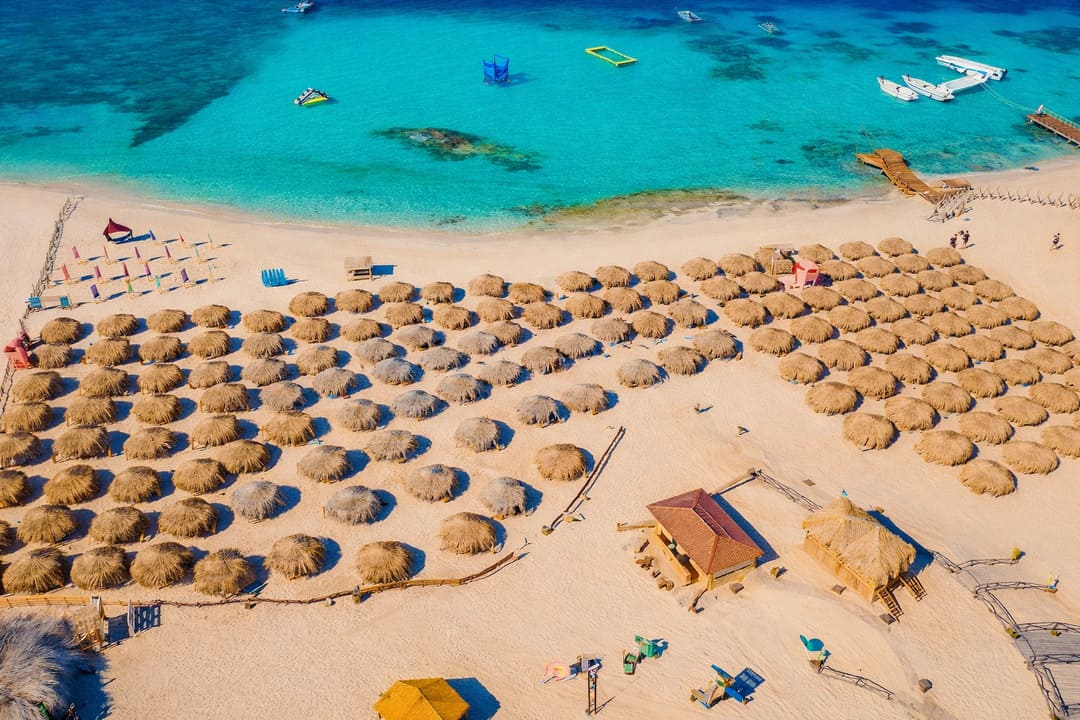 Приватная лодка в море фото 6
